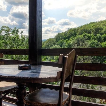 Pensiune-Restaurant Tara Luanei Sărata-Monteoru Zimmer foto